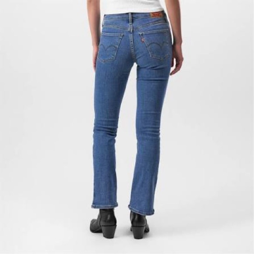 New LEVIS 315 SHAPING BOOTCUT WOMEN'S JEANS Size 8 & 10 30 x 32 29 x 32 MSRP $75